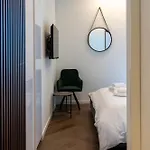 Day 3 Bedroom 아파트 *
